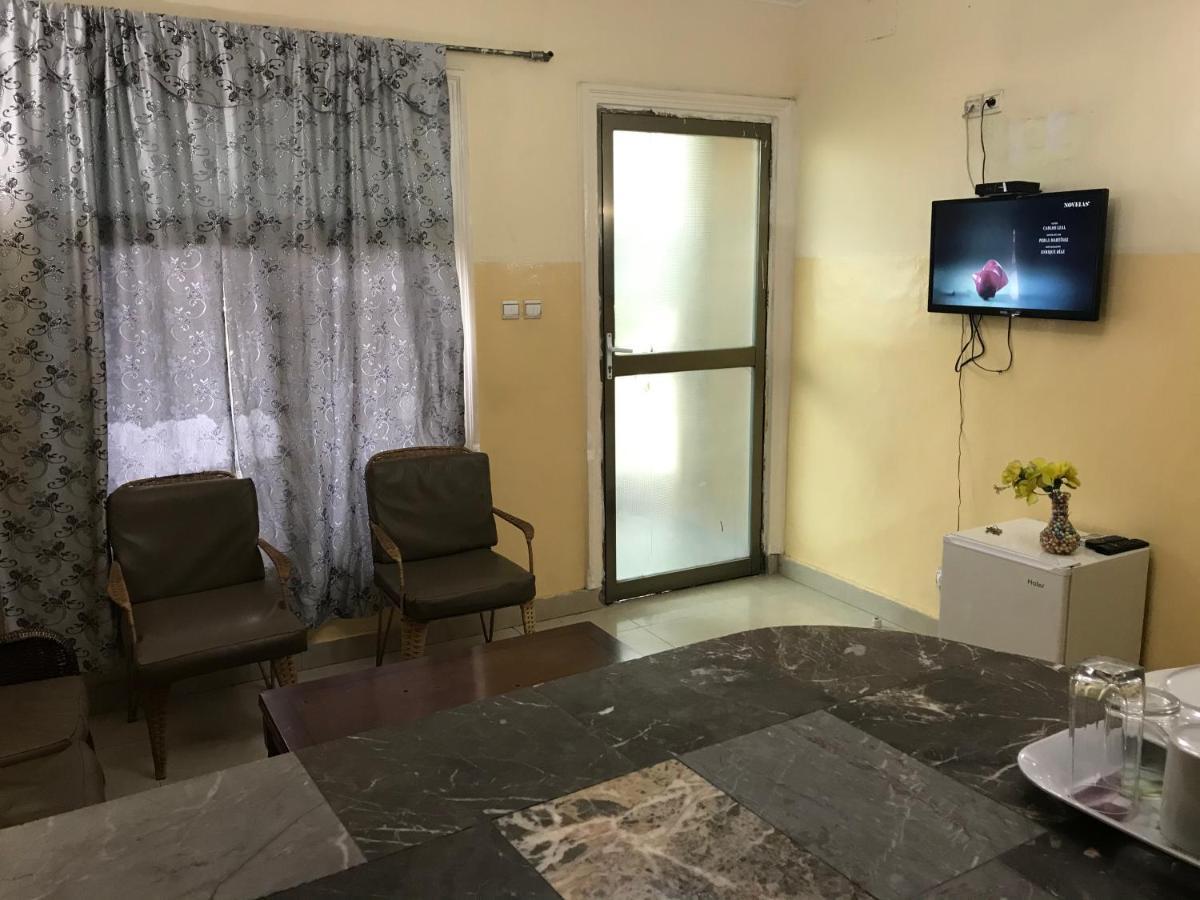 Appartements Chez Leo บราซซาวิล ภายนอก รูปภาพ